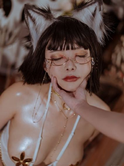 动漫美女www网站免费看动漫