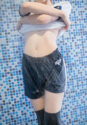 泉水叮咚响