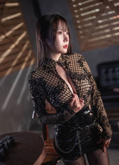 军舰上的女兵