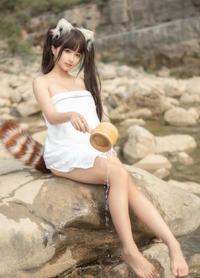 春潮烂漫满堂红