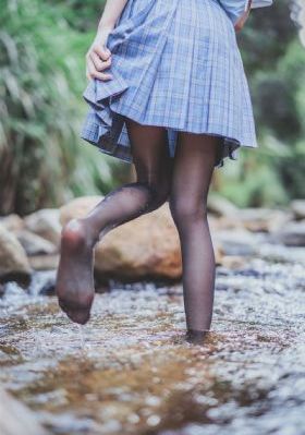 女上男下一进一出的视频